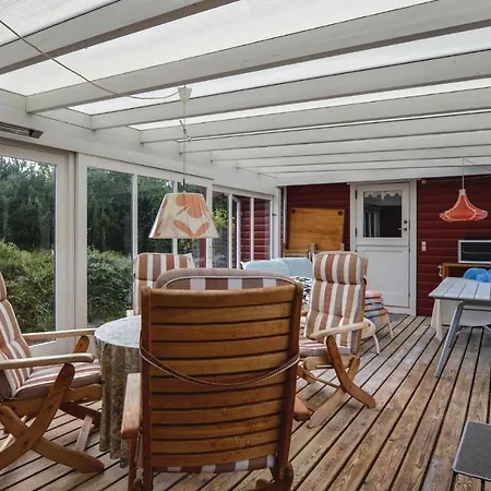 Three-bedroom Holiday In * Højby