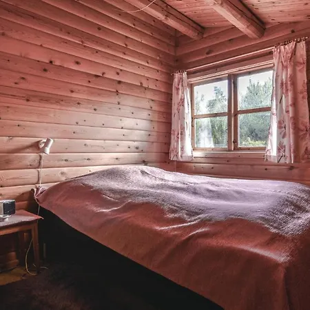 Three-bedroom Holiday In Højby